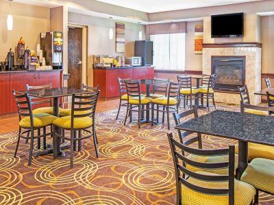 Days Inn By Wyndham Brewerton/ Syracuse Near Oneida Lake Buitenkant foto