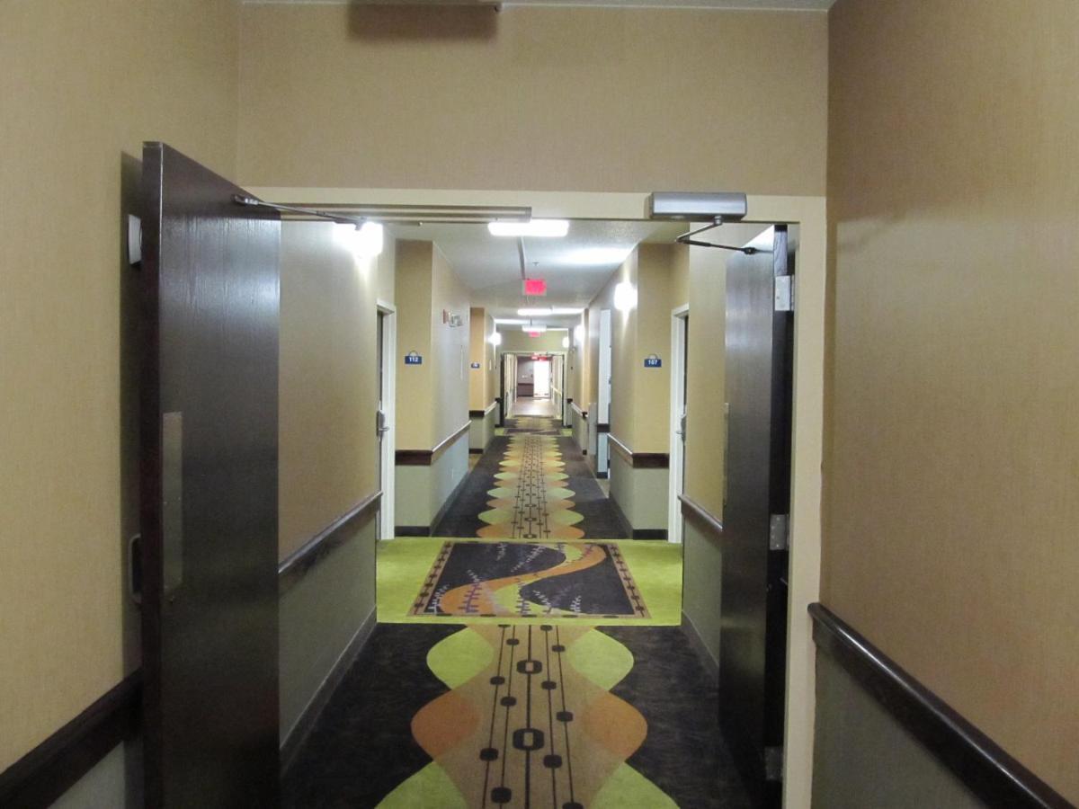 Days Inn By Wyndham Brewerton/ Syracuse Near Oneida Lake Buitenkant foto